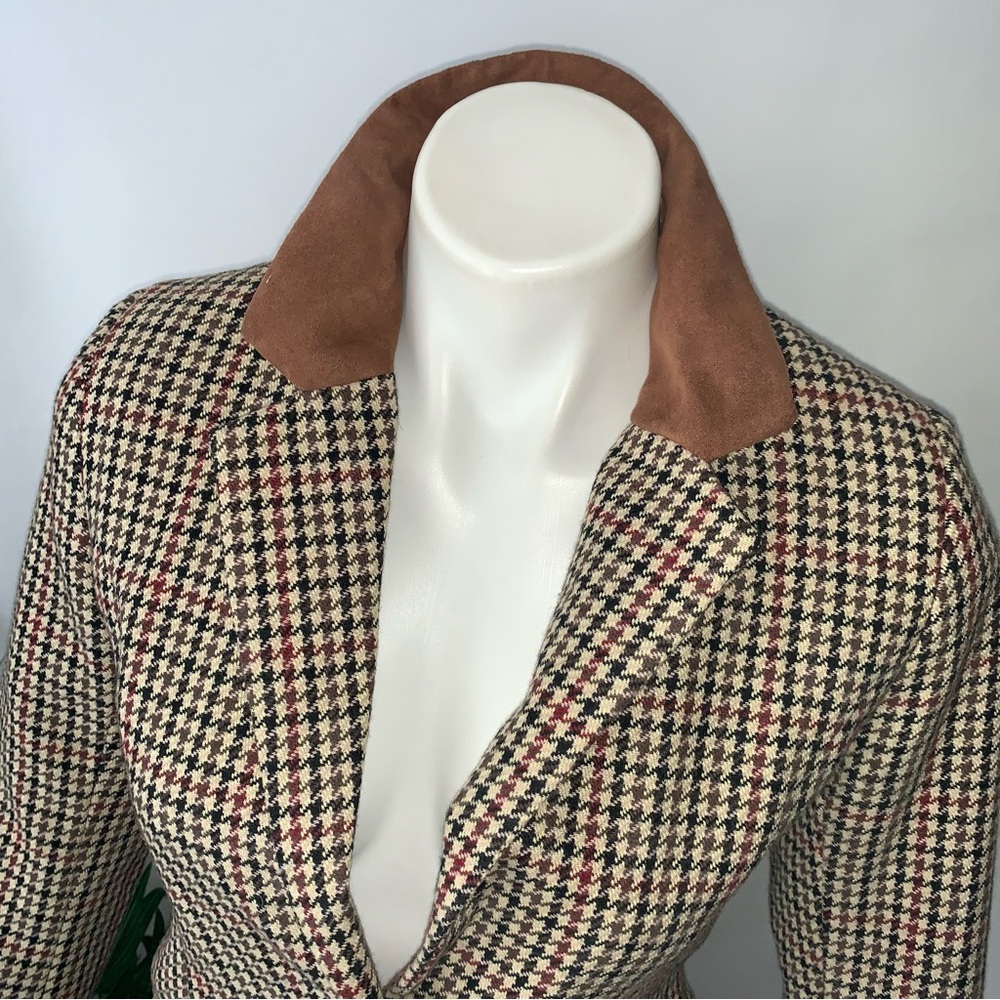 Houndstooth Tailored Blazer with Brown Suede Collar - Picture 11 of 16
